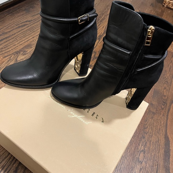 Woman’s Burberry Booties - Picture 3 of 7